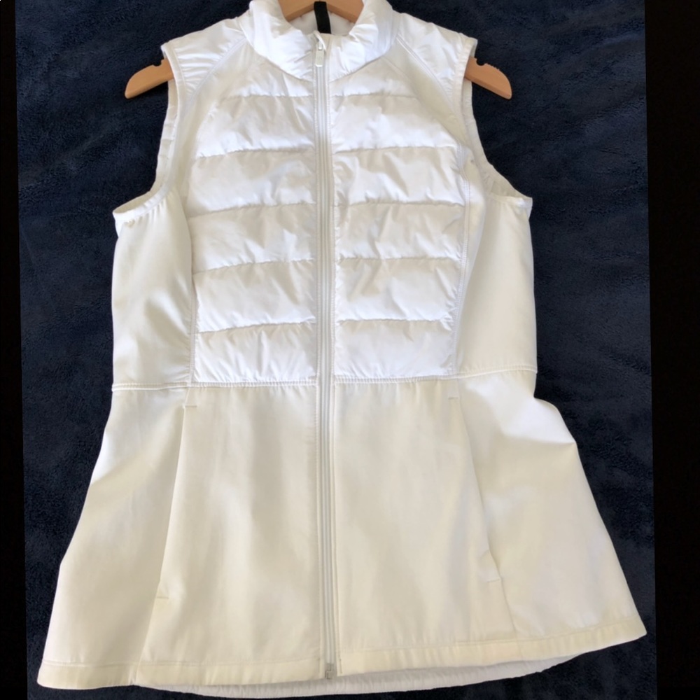 Lululemon White Down For A Run Vest . Size 8